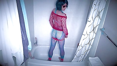 Latina gets her twat deep throated by a man in stockings